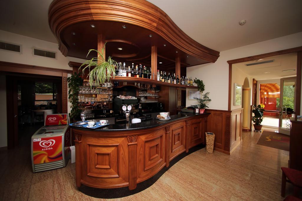 Hotel San Vito Bardolino Bagian luar foto